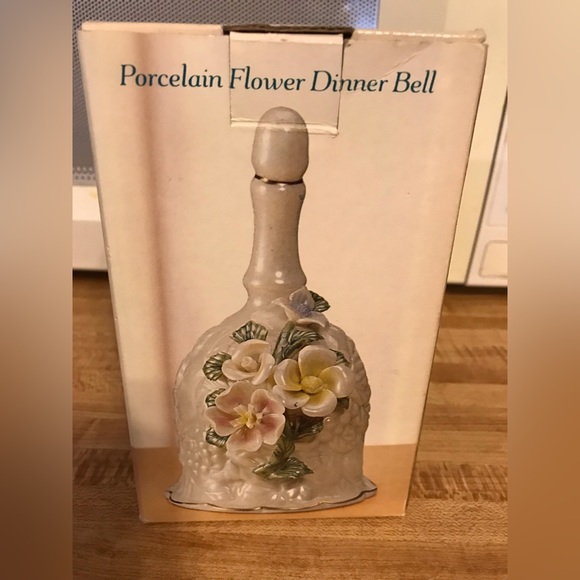 Vtg 6" Porcelain Dinner Bell 3D Sculpted Easter Spring Floral w/Gold Trim Detail - Picture 6 of 7